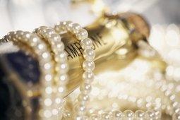 125044__champagne-foil-pearls-beads-bokeh_t.jpg